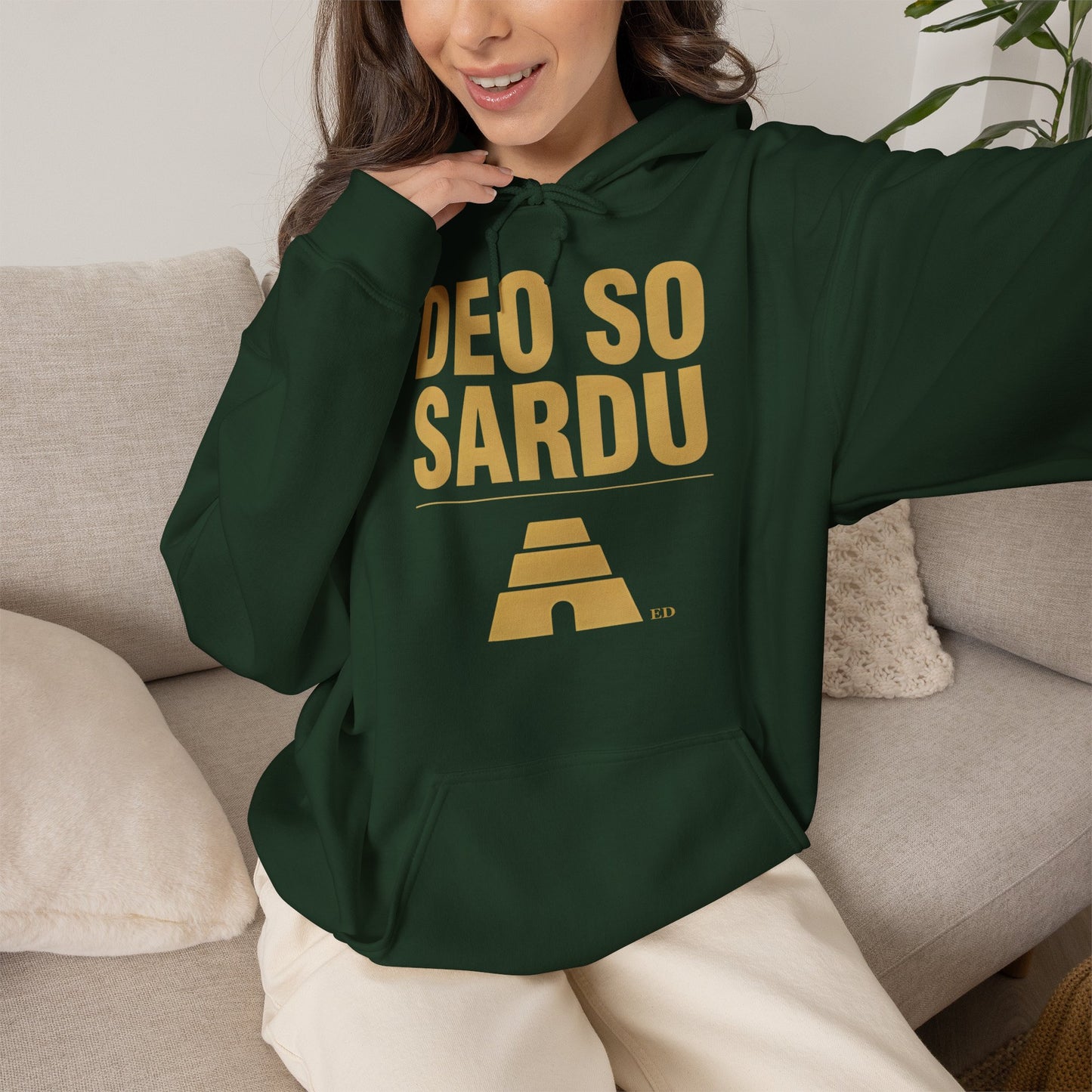 Hoodie mit sardischem Stolz | Deo So Sardu, warm geschnitten