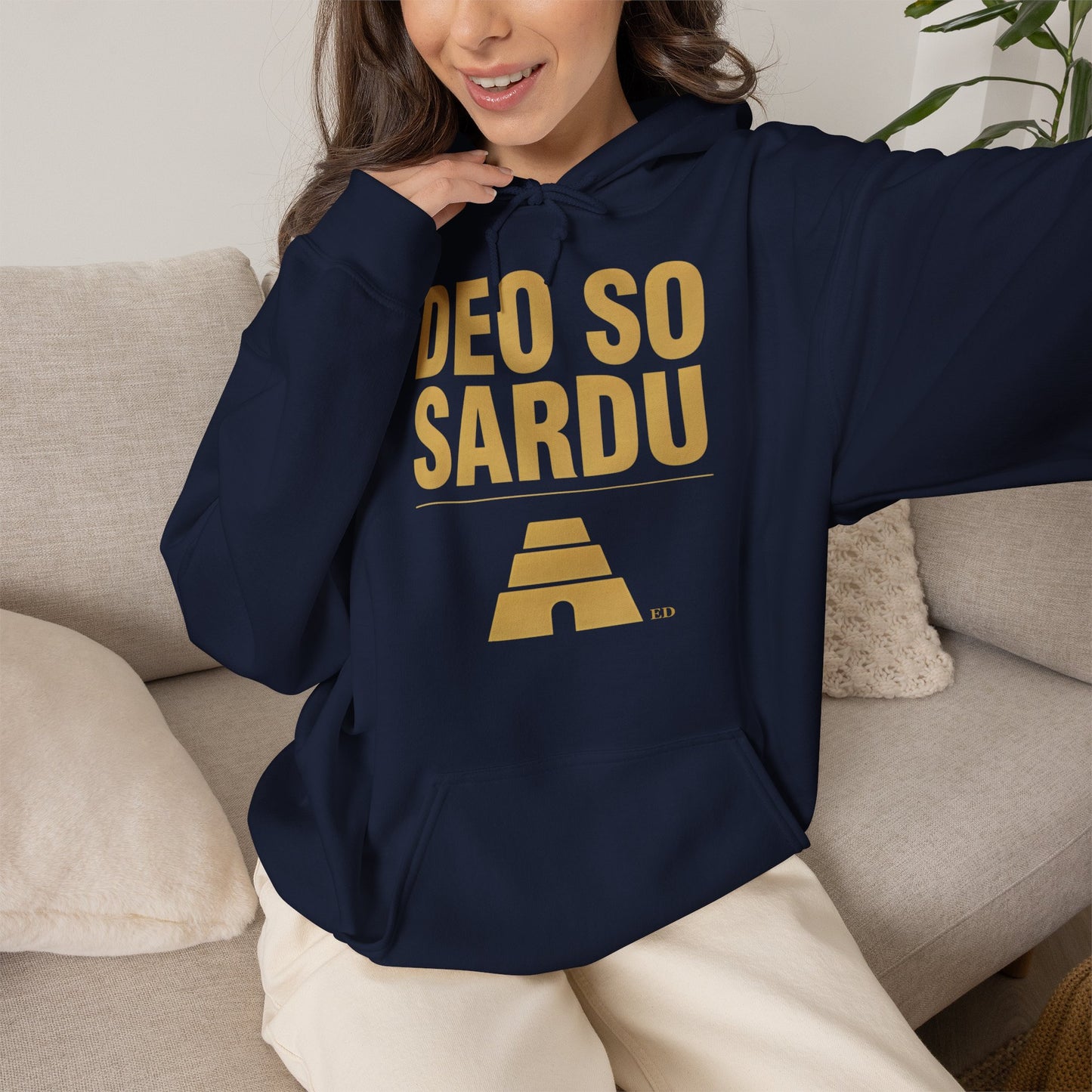 Hoodie mit sardischem Stolz | Deo So Sardu, warm geschnitten
