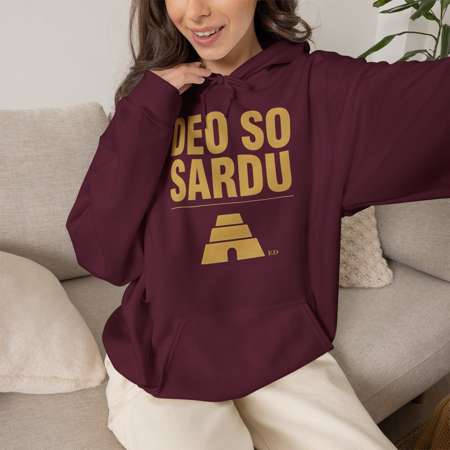 Hoodie mit sardischem Stolz | Deo So Sardu, warm geschnitten